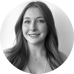 <strong><em>Julie</em></strong>